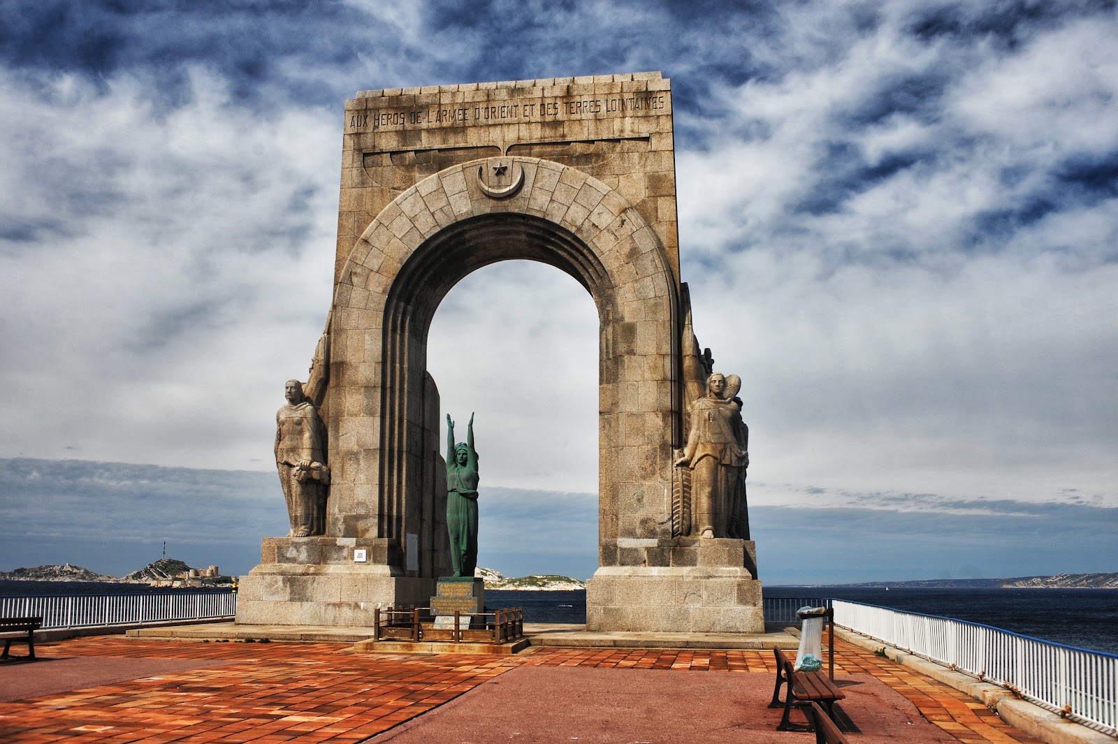 Monument aux Morts - Armée d'Orient et Terres lointaines - Marseille 7