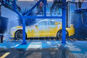 In N Out Car Wash