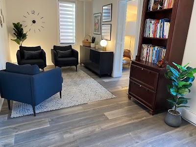 Dr. Samantha Goldwater-Adler photo 1