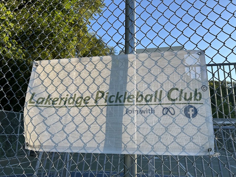 Lakeridge Playfield Pickleball and Badminton Courts photo 4