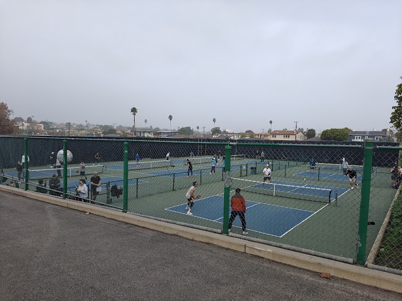 Manhattan Beach heights pickleball courts photo 2
