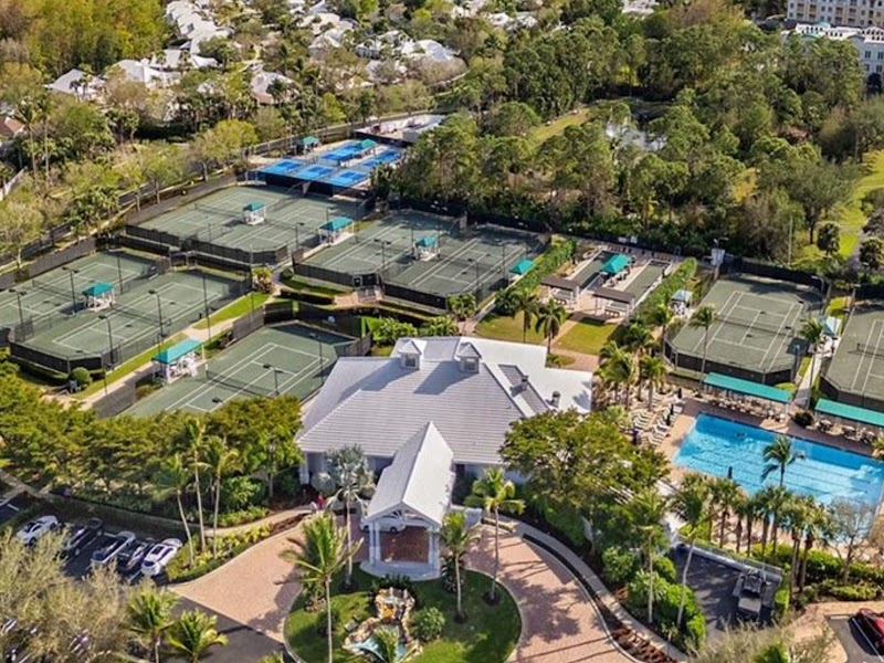 Sterling Oaks Tennis and Pickleball Club photo 1