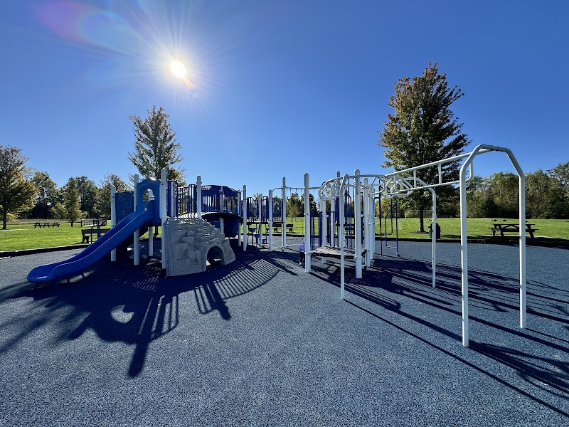 Center Green Park Pickleball courts photo 1