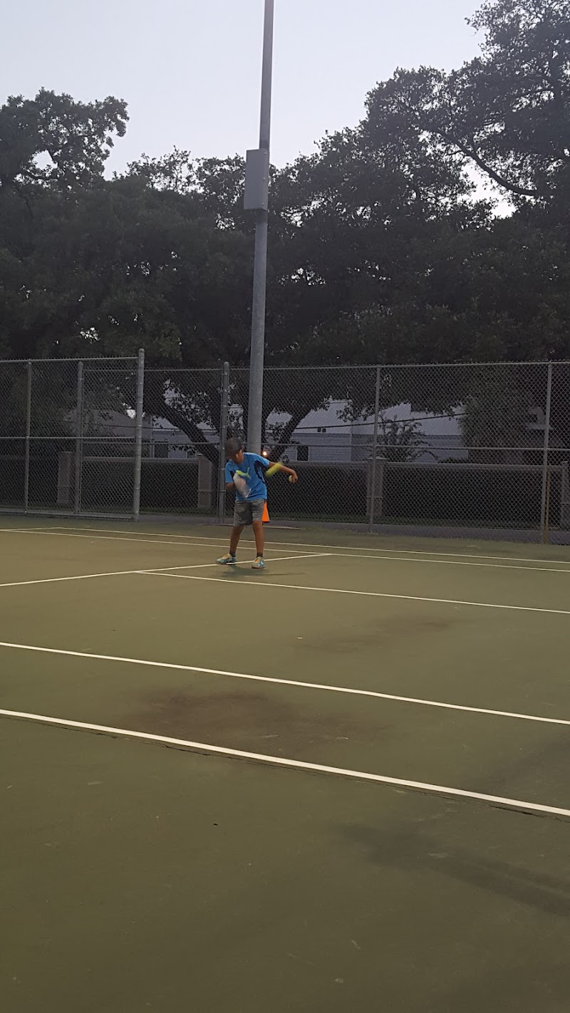 Woodland Park Tennis Court photo 4