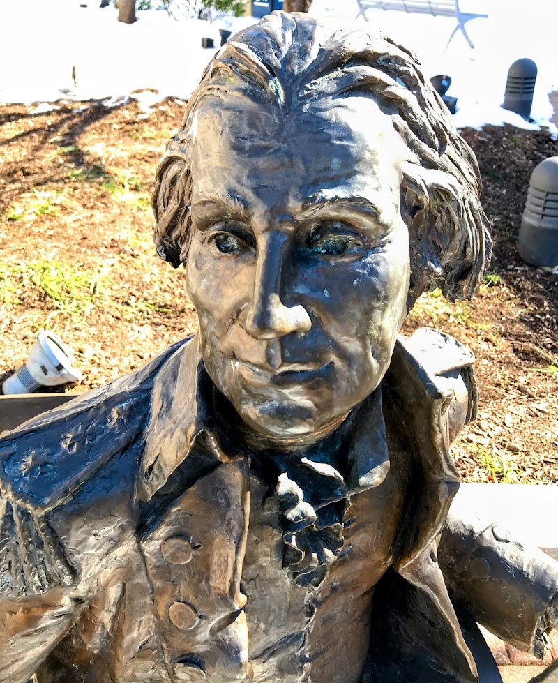 Monroe Court photo 5