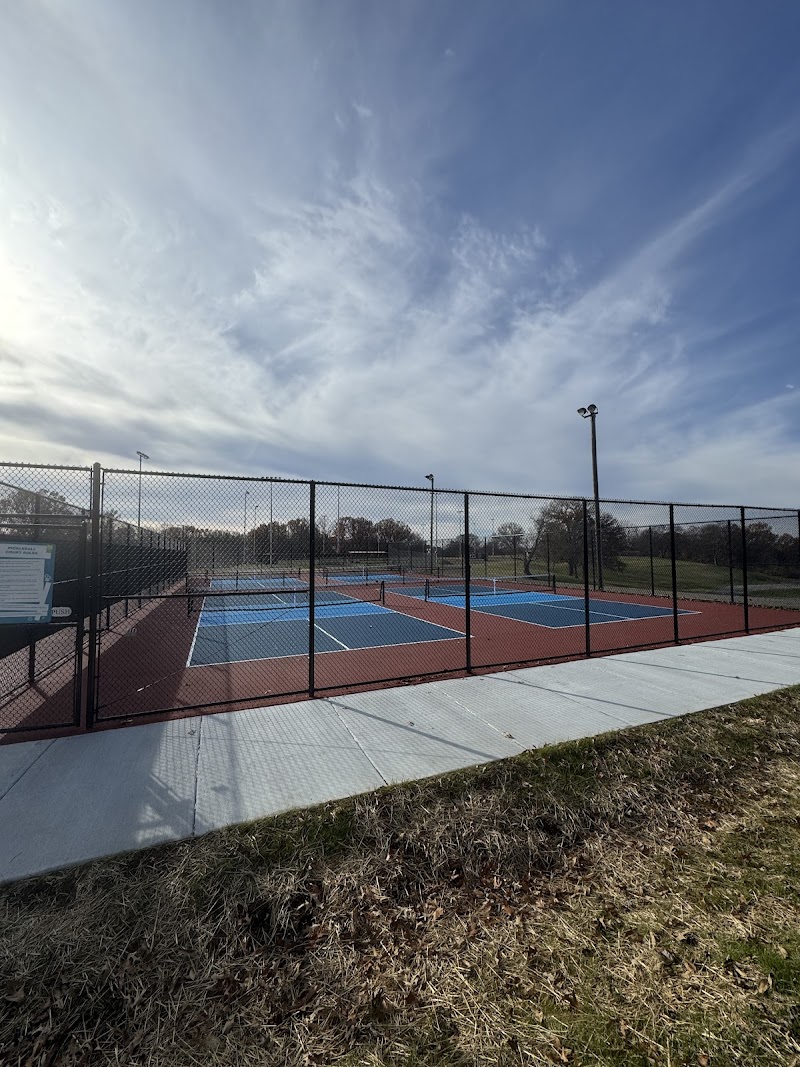 Seven Oaks Pickleball Courts with Lights photo 2