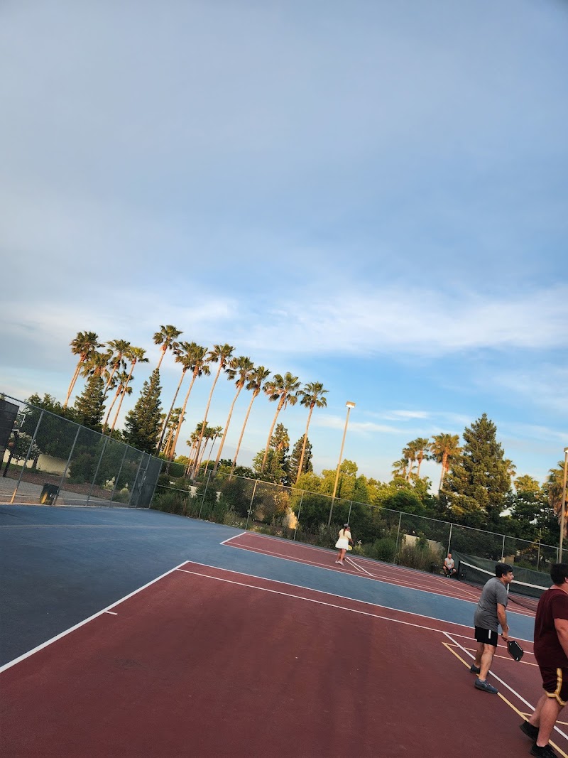 Sycamore Park photo 4