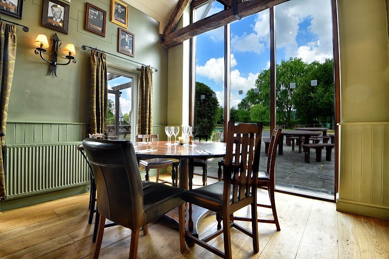 The Seven Stars: Petersfield's Most Popular Pub (2,080 Reviews)