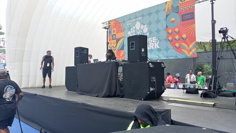 Grant Park Tennis Courts photo 1