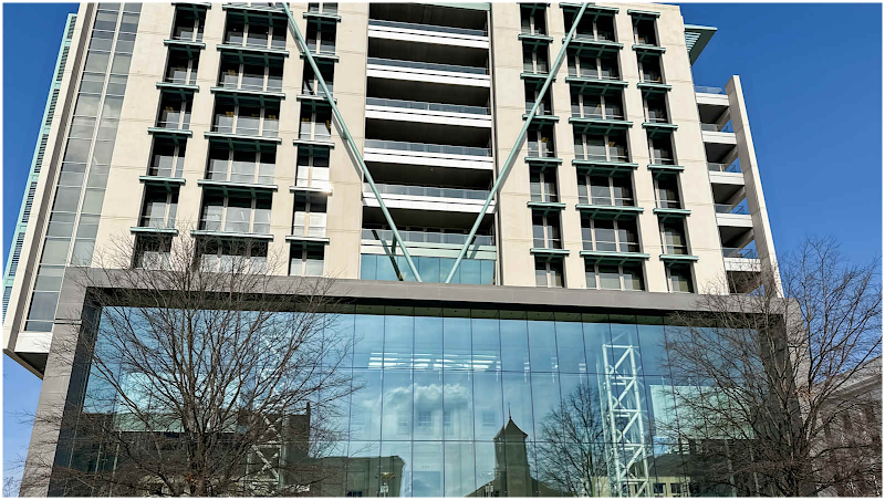Regus - RSA Dexter Avenue