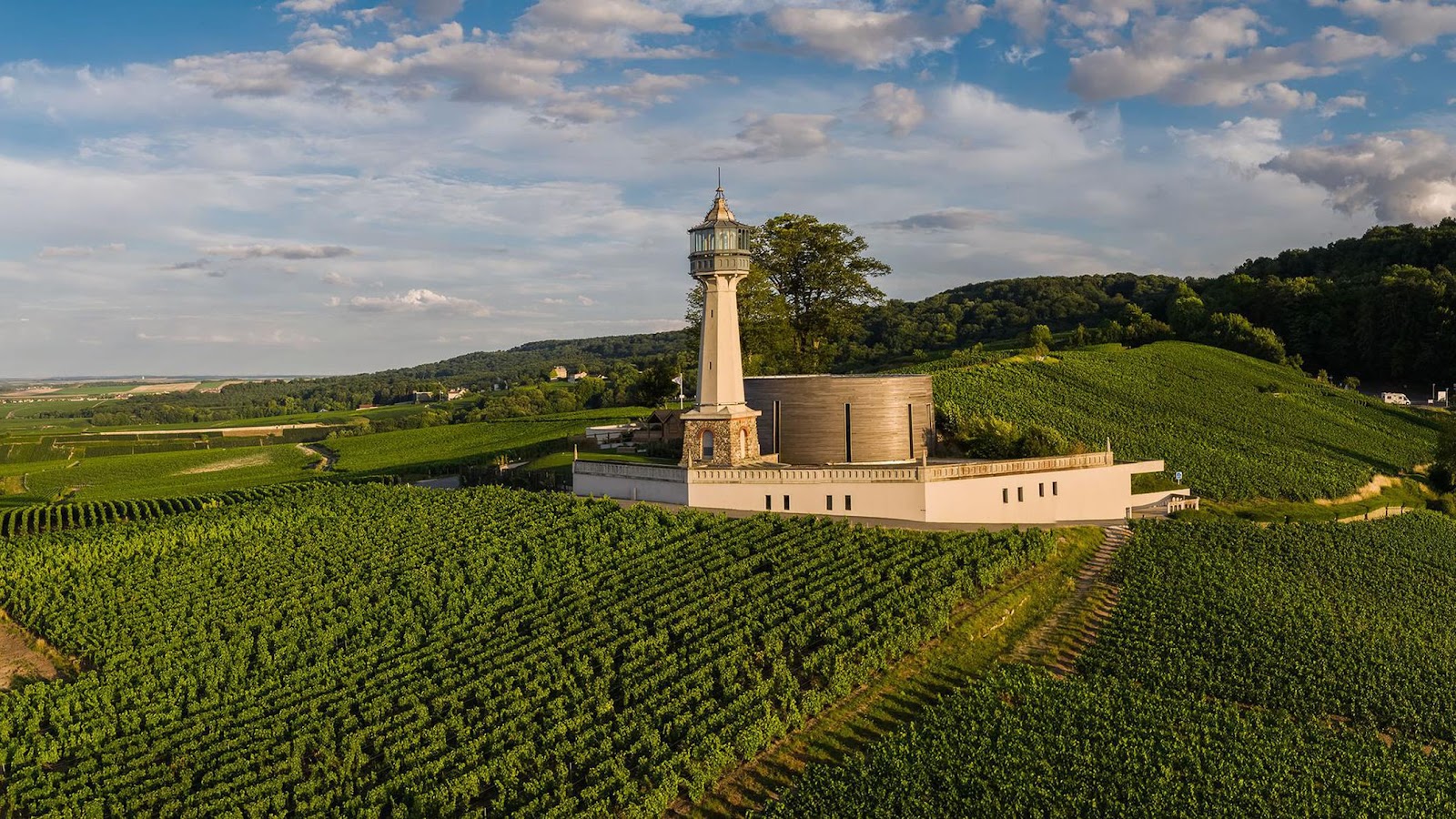 Lighthouse Verzenay in Champagne - Museum of the Vine