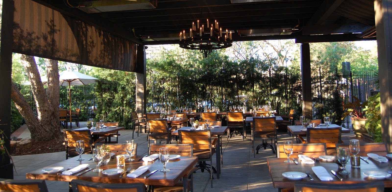 The Raymond Restaurant - Brunch, Dinner & Happy Hour Pasadena CA