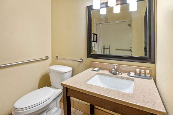 La Quinta Inn &#038; Suites by Wyndham Boise Airport 3