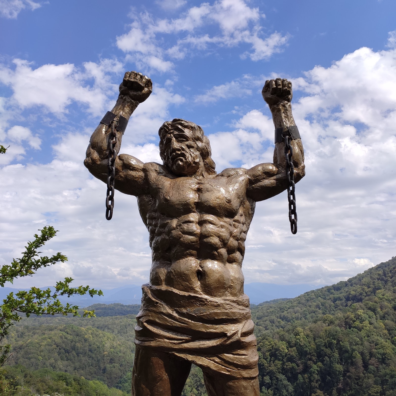Статуя Прометея
