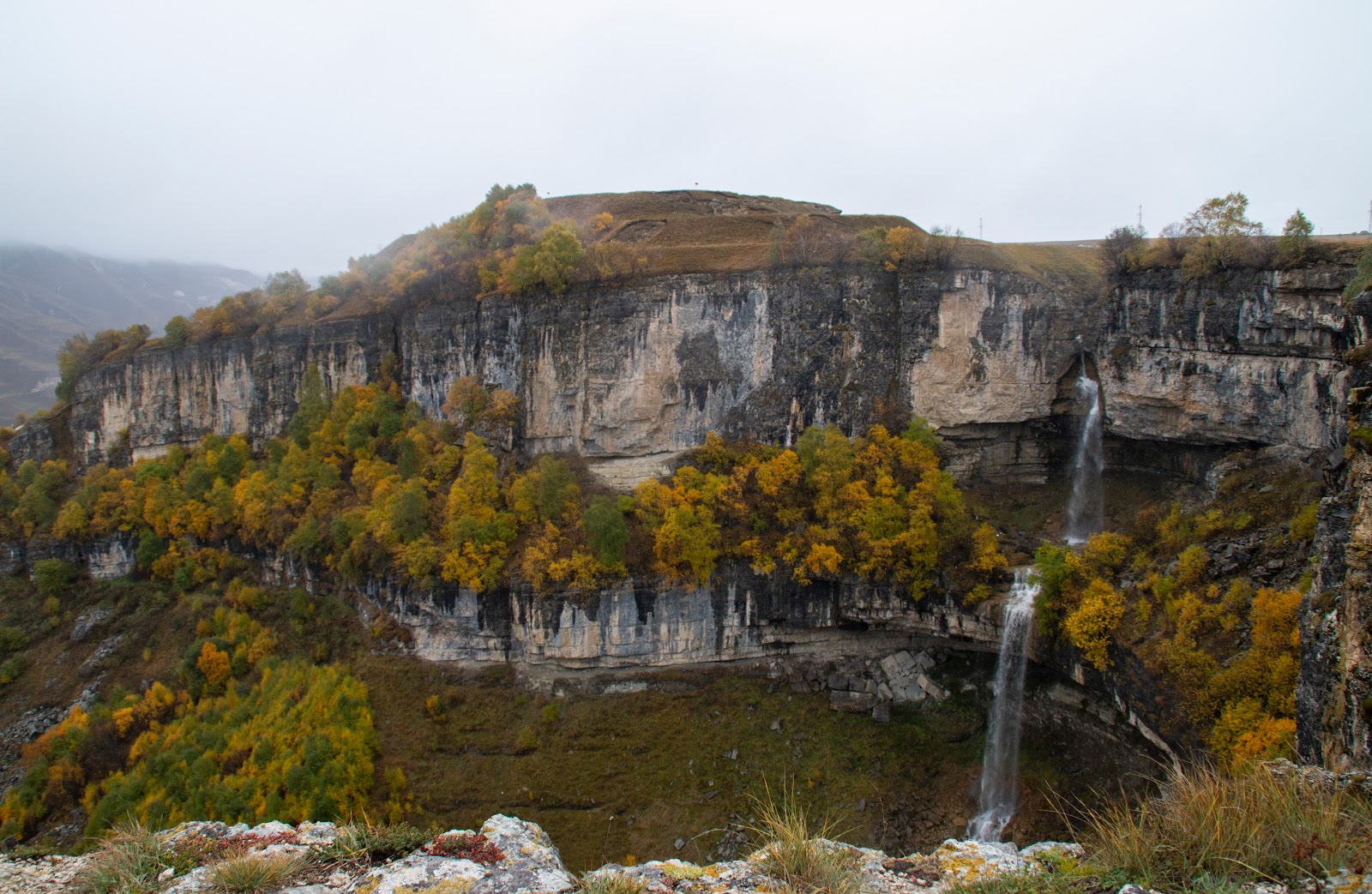 Vodopad "Khanskiy" V M. Matlas